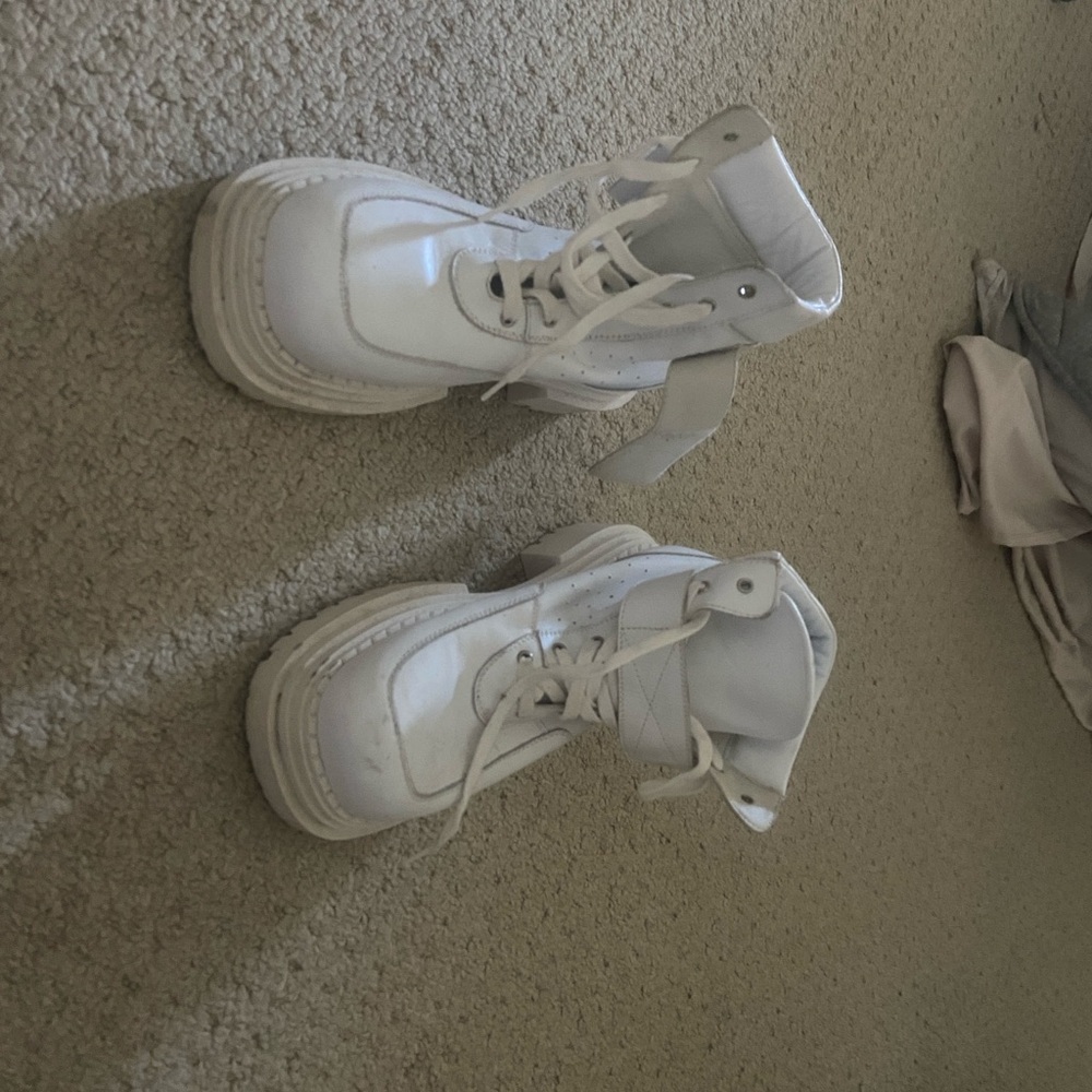 White high top bulky sneaker